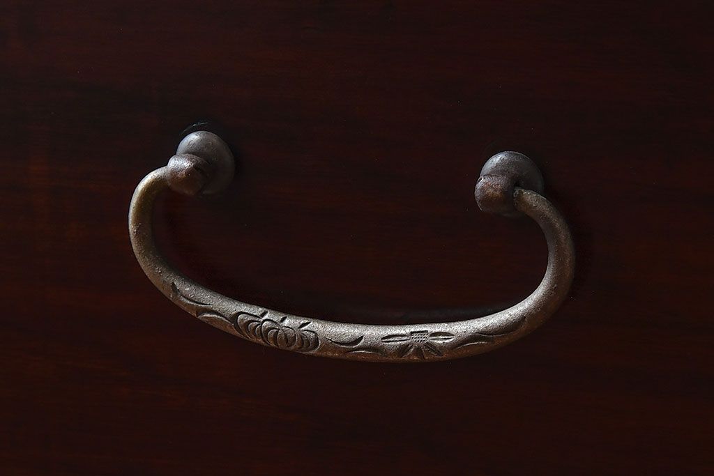 アンティーク家具　和製アンティーク　前面ケヤキ材　ツートンカラーがおしゃれなローチェスト(ローボード、箪笥、引き出し)