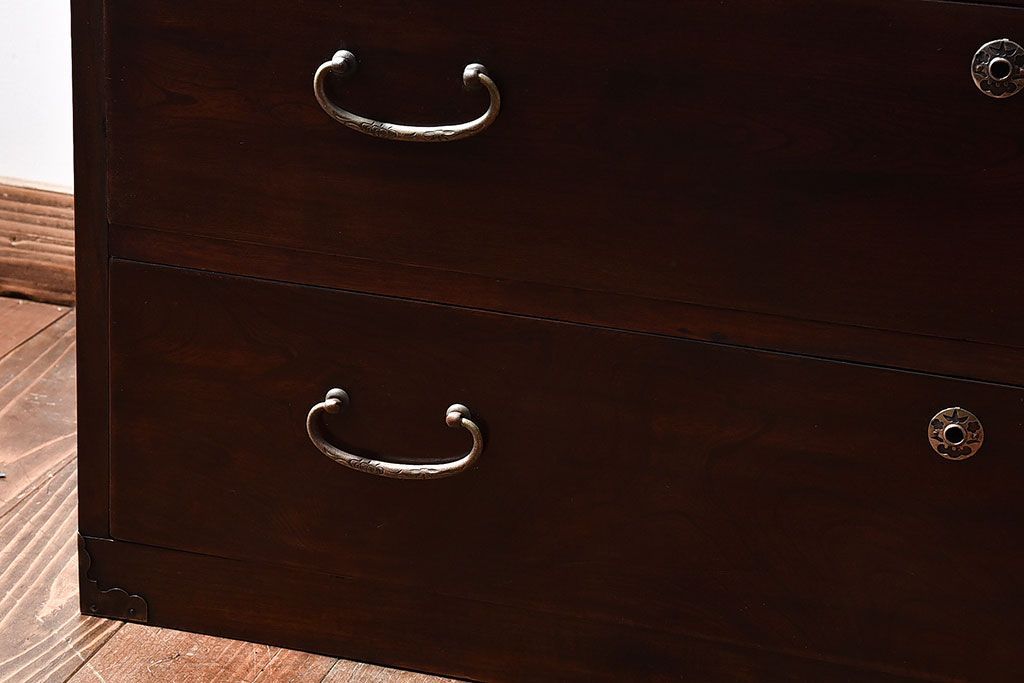 アンティーク家具　和製アンティーク　前面ケヤキ材　ツートンカラーがおしゃれなローチェスト(ローボード、箪笥、引き出し)