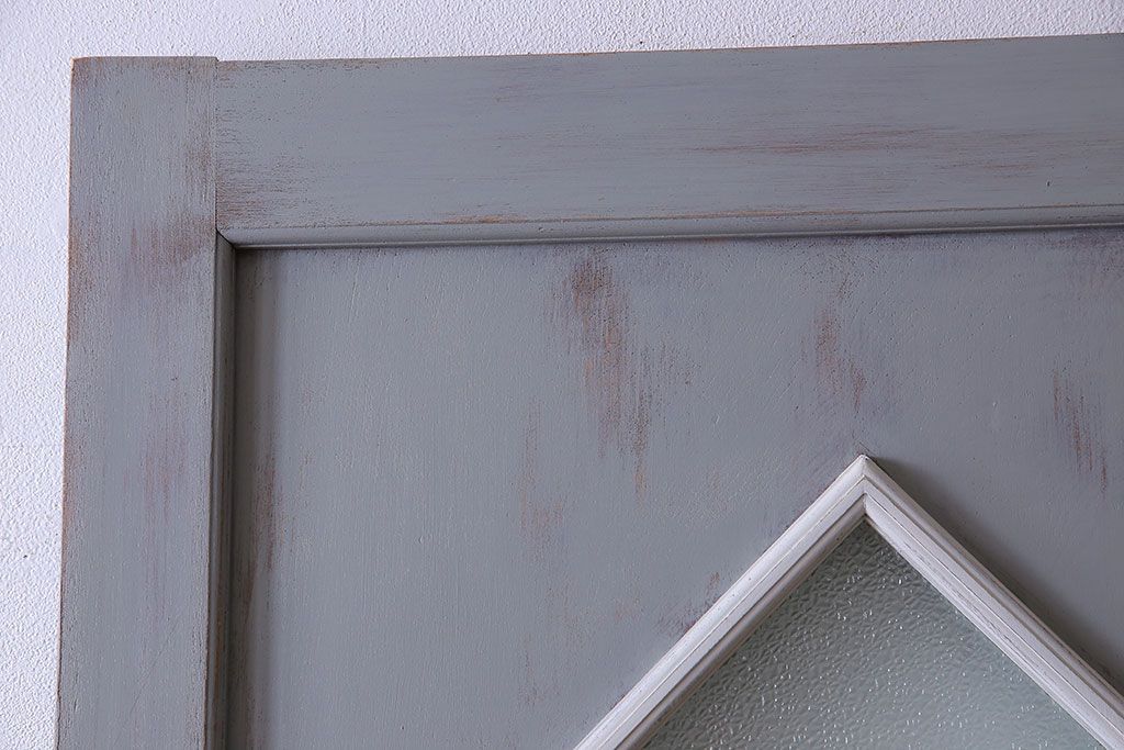 ビンテージ　ダイヤガラス入り!レトロな雰囲気漂うペイント引き戸(建具)