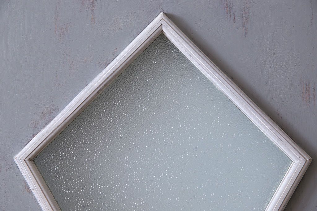 ビンテージ　ダイヤガラス入り!レトロな雰囲気漂うペイント引き戸(建具)