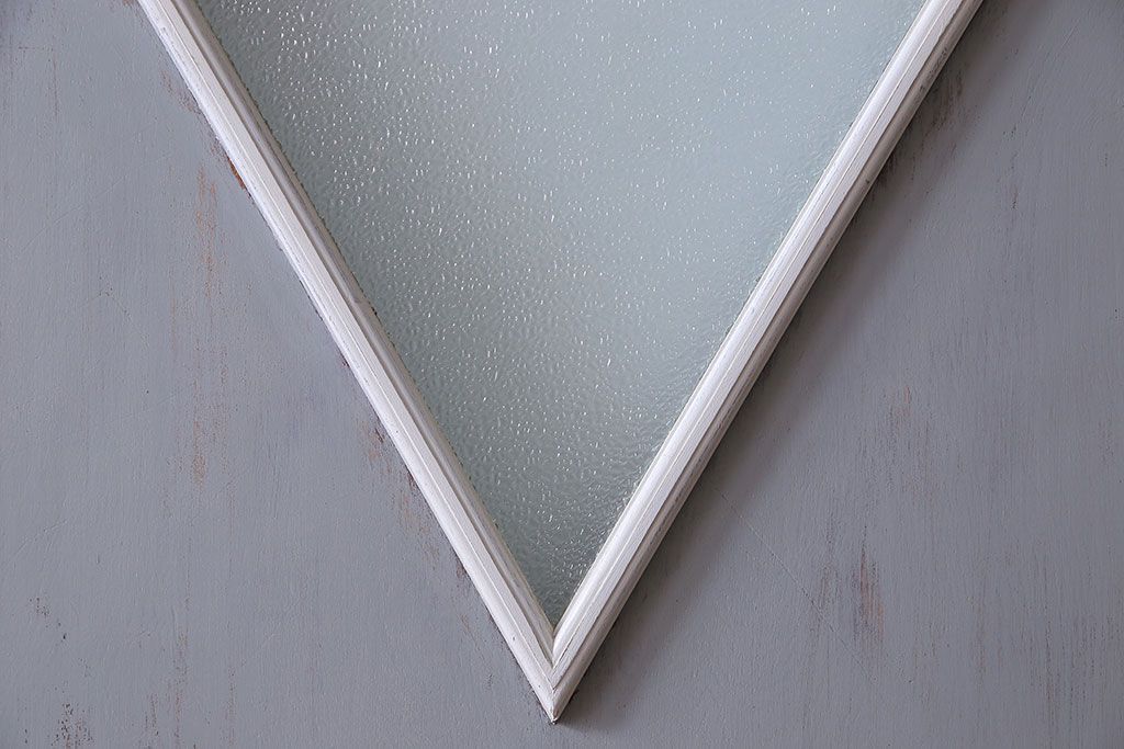 ビンテージ　ダイヤガラス入り!レトロな雰囲気漂うペイント引き戸(建具)