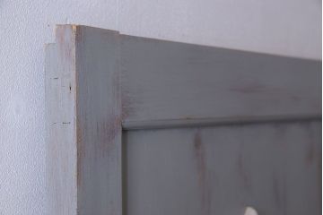 ビンテージ　ダイヤガラス入り!レトロな雰囲気漂うペイント引き戸(建具)