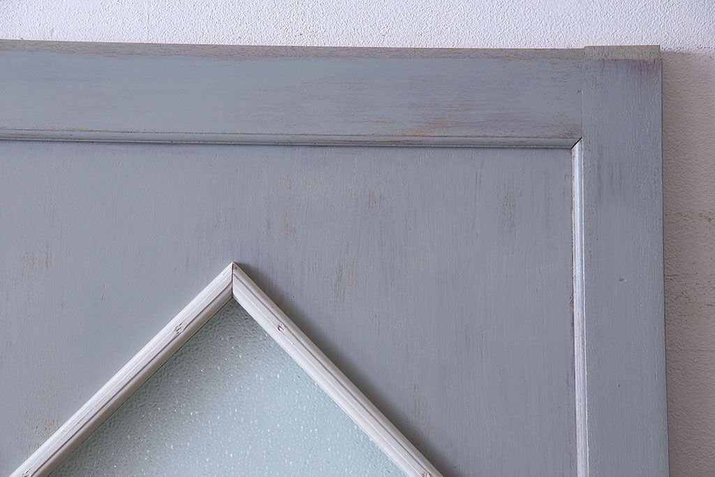 ビンテージ　ダイヤガラス入り!レトロな雰囲気漂うペイント引き戸(建具)