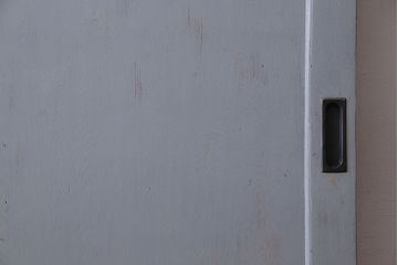 ビンテージ　ダイヤガラス入り!レトロな雰囲気漂うペイント引き戸(建具)