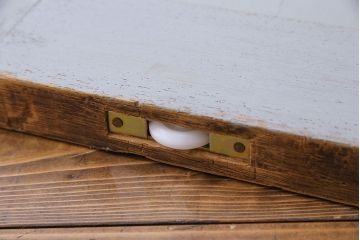 ビンテージ　ダイヤガラス入り!レトロな雰囲気漂うペイント引き戸(建具)