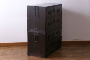 アンティーク家具　明治期!立派な金具が目を惹くアンティークチェスト(時代箪笥、衣装箪笥、重ね箪笥)