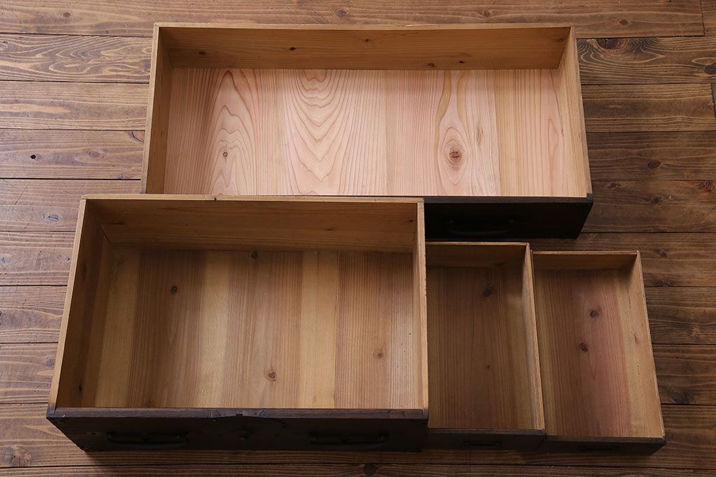 アンティーク家具　明治期!立派な金具が目を惹くアンティークチェスト(時代箪笥、衣装箪笥、重ね箪笥)