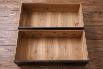 アンティーク家具　明治期!立派な金具が目を惹くアンティークチェスト(時代箪笥、衣装箪笥、重ね箪笥)