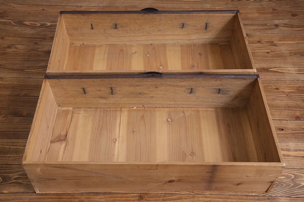 アンティーク家具　明治期!立派な金具が目を惹くアンティークチェスト(時代箪笥、衣装箪笥、重ね箪笥)