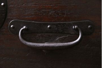 アンティーク家具　明治期!立派な金具が目を惹くアンティークチェスト(時代箪笥、衣装箪笥、重ね箪笥)