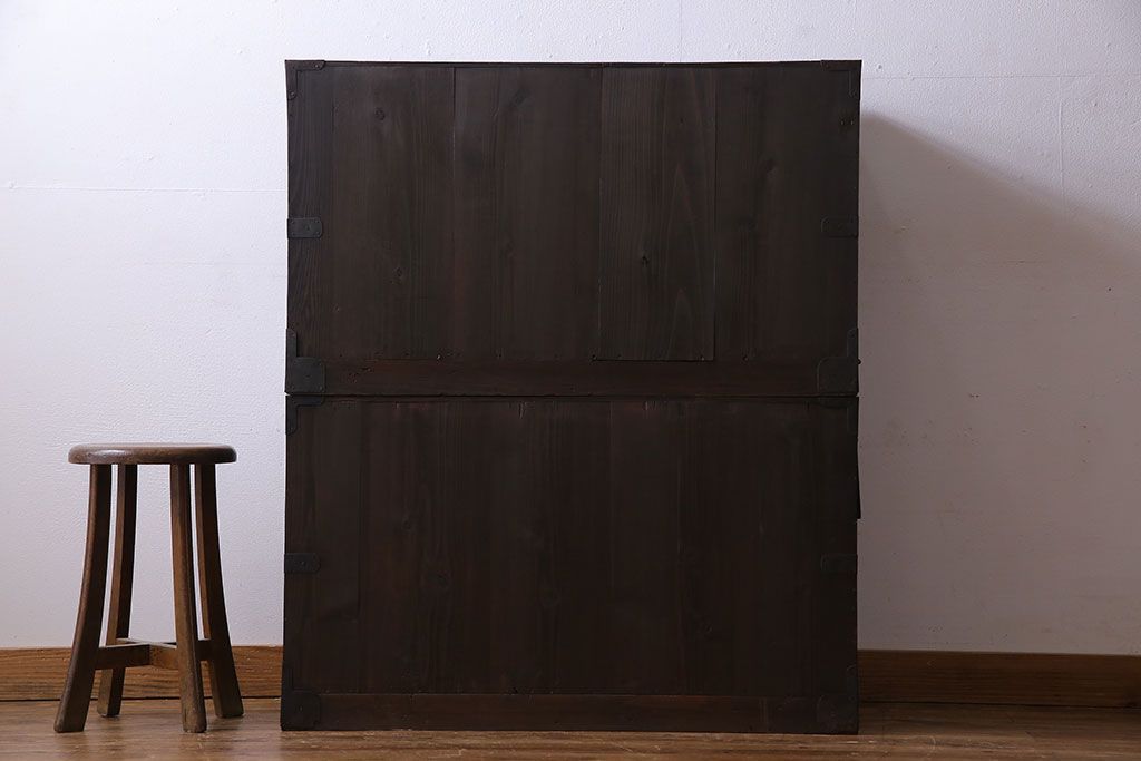 アンティーク家具　明治期!立派な金具が目を惹くアンティークチェスト(時代箪笥、衣装箪笥、重ね箪笥)
