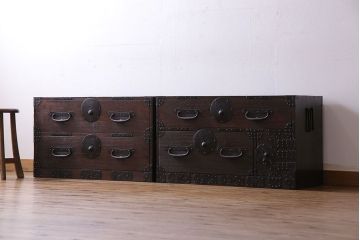 アンティーク家具　明治期!立派な金具が目を惹くアンティークチェスト(時代箪笥、衣装箪笥、重ね箪笥)