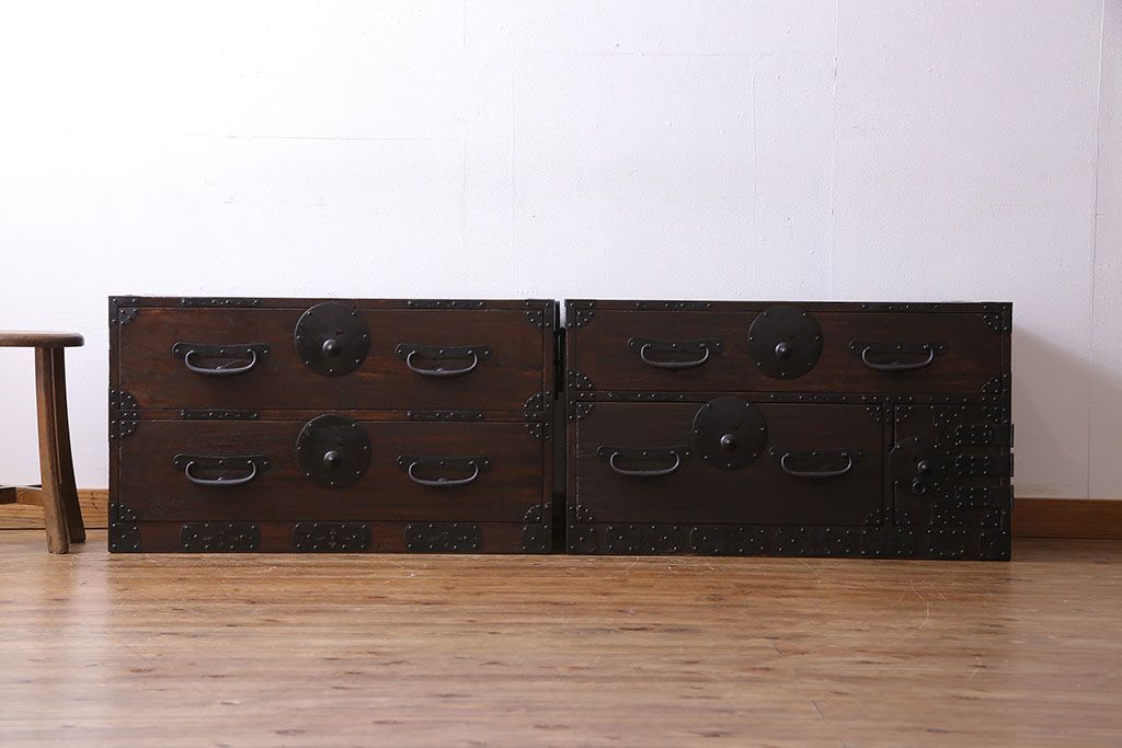 アンティーク家具　明治期!立派な金具が目を惹くアンティークチェスト(時代箪笥、衣装箪笥、重ね箪笥)