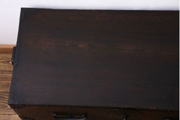 アンティーク家具　明治期!立派な金具が目を惹くアンティークチェスト(時代箪笥、衣装箪笥、重ね箪笥)