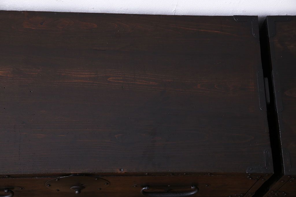 アンティーク家具　明治期!立派な金具が目を惹くアンティークチェスト(時代箪笥、衣装箪笥、重ね箪笥)