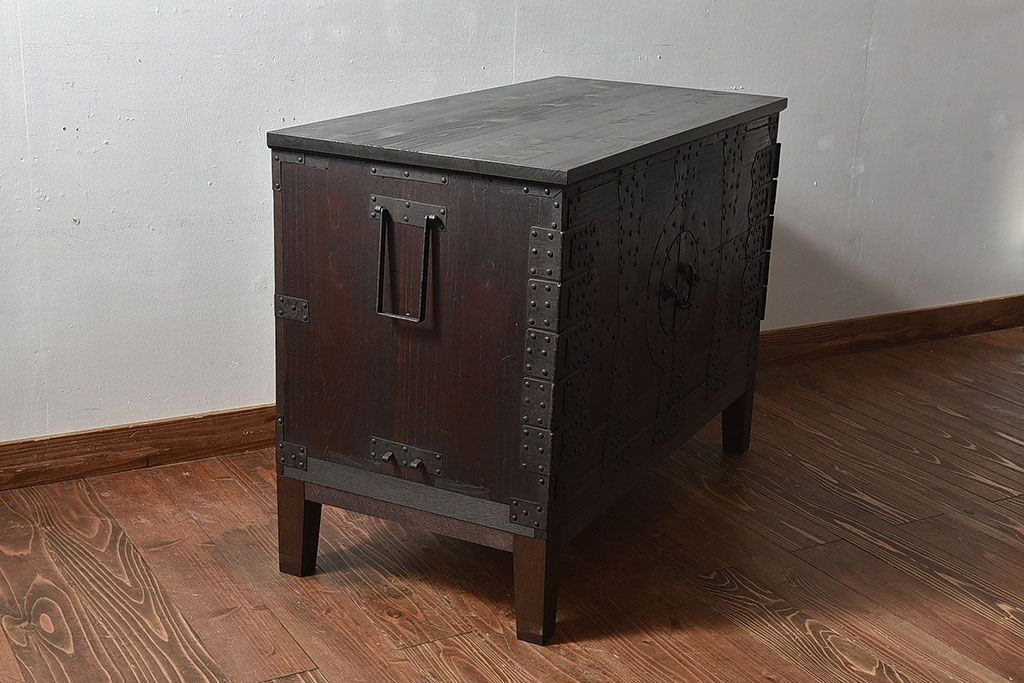 [A様ご成約済]　和製アンティーク　前面桐材　観音開き戸がおしゃれな脚付きローチェスト(衣装箪笥、引き出し、テレビボード)