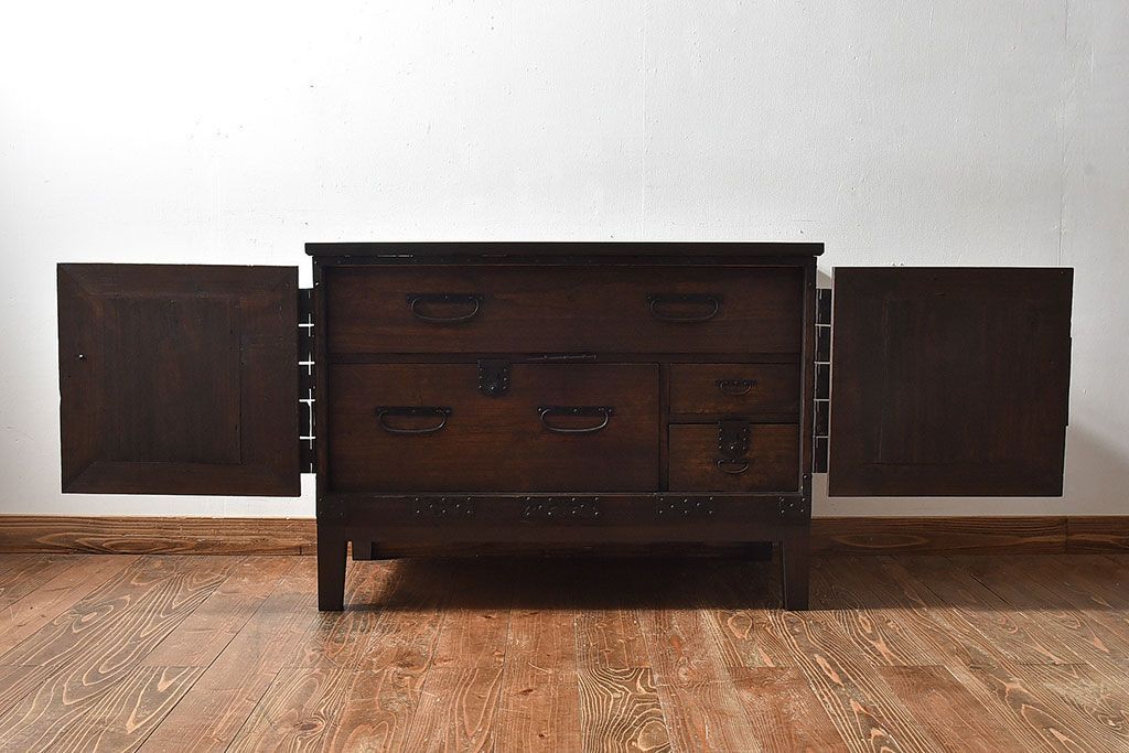 [A様ご成約済]　和製アンティーク　前面桐材　観音開き戸がおしゃれな脚付きローチェスト(衣装箪笥、引き出し、テレビボード)