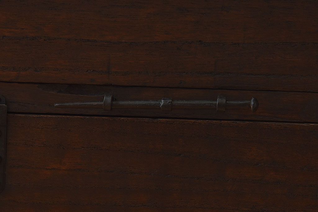 [A様ご成約済]　和製アンティーク　前面桐材　観音開き戸がおしゃれな脚付きローチェスト(衣装箪笥、引き出し、テレビボード)