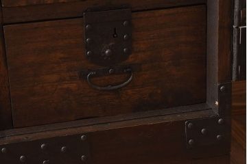 [A様ご成約済]　和製アンティーク　前面桐材　観音開き戸がおしゃれな脚付きローチェスト(衣装箪笥、引き出し、テレビボード)