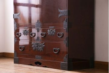 仙台箪笥　渡辺家具店　木地呂塗りの上品な衣装箪笥(チェスト、タンス)(定価120万)