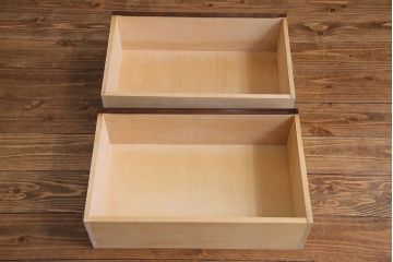 中古　美品　北海道民芸家具　落ち着いた色味のブックケース(本箱、収納棚、戸棚)(定価41万円)(1)