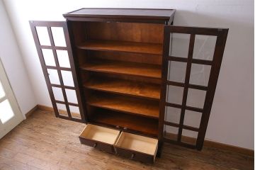 中古　美品　北海道民芸家具　落ち着いた色味のブックケース(本箱、収納棚、戸棚)(定価41万円)(1)