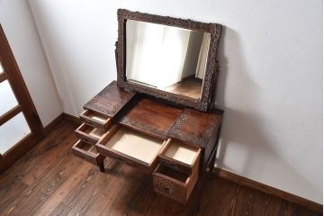 中古　伝統工芸　軽井沢彫り　桜が華やかな印象を与える椅子付きドレッサー(鏡台、スツール)