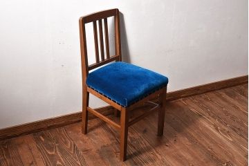 レトロ家具　昭和レトロ　小ぶりな木製ダイニングチェア(椅子、イス)
