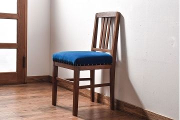 レトロ家具　昭和レトロ　小ぶりな木製ダイニングチェア(椅子、イス)