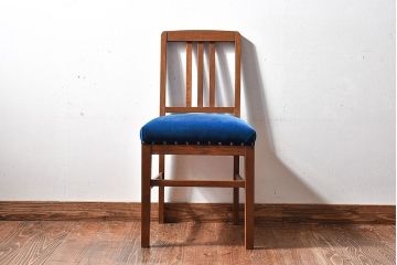 レトロ家具　昭和レトロ　小ぶりな木製ダイニングチェア(椅子、イス)