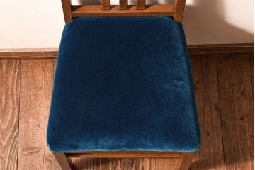 レトロ家具　昭和レトロ　小ぶりな木製ダイニングチェア(椅子、イス)