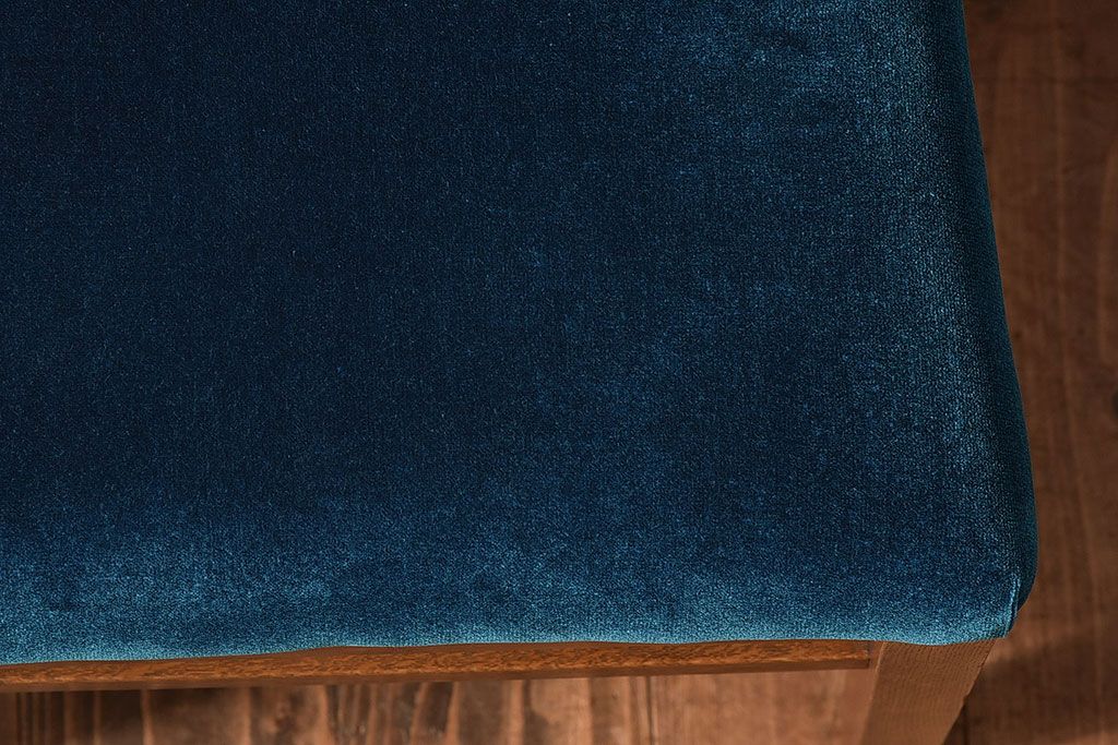 レトロ家具　昭和レトロ　小ぶりな木製ダイニングチェア(椅子、イス)