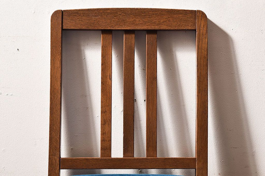 レトロ家具　昭和レトロ　小ぶりな木製ダイニングチェア(椅子、イス)