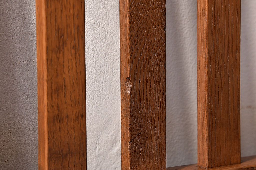 レトロ家具　昭和レトロ　小ぶりな木製ダイニングチェア(椅子、イス)