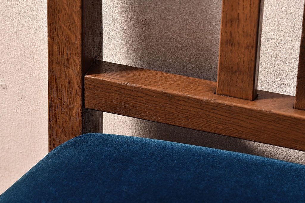 レトロ家具　昭和レトロ　小ぶりな木製ダイニングチェア(椅子、イス)