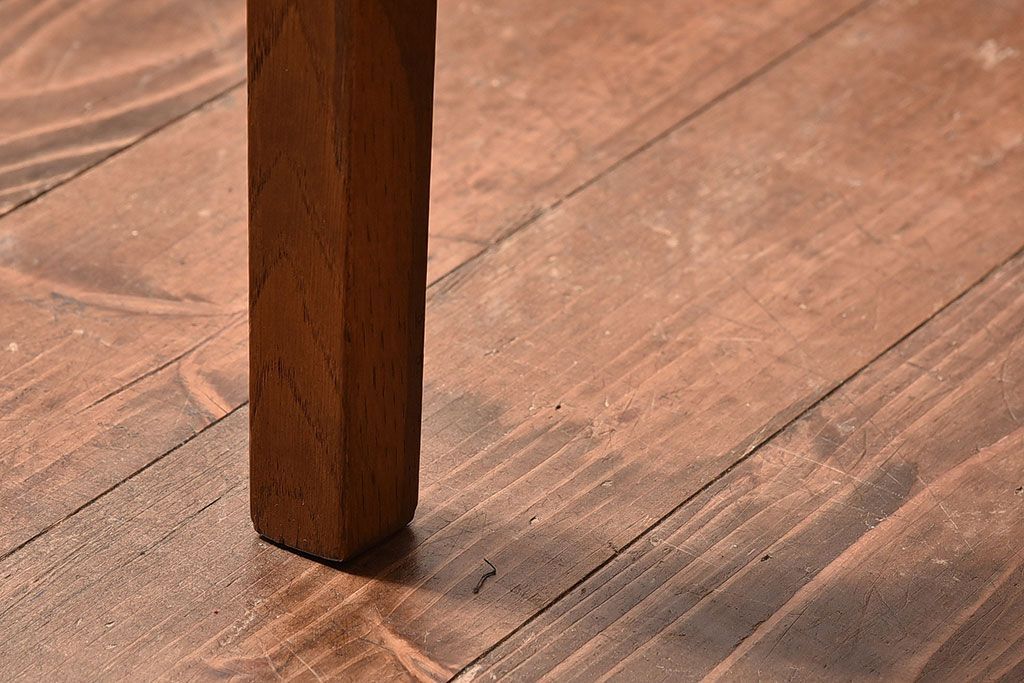 レトロ家具　昭和レトロ　小ぶりな木製ダイニングチェア(椅子、イス)