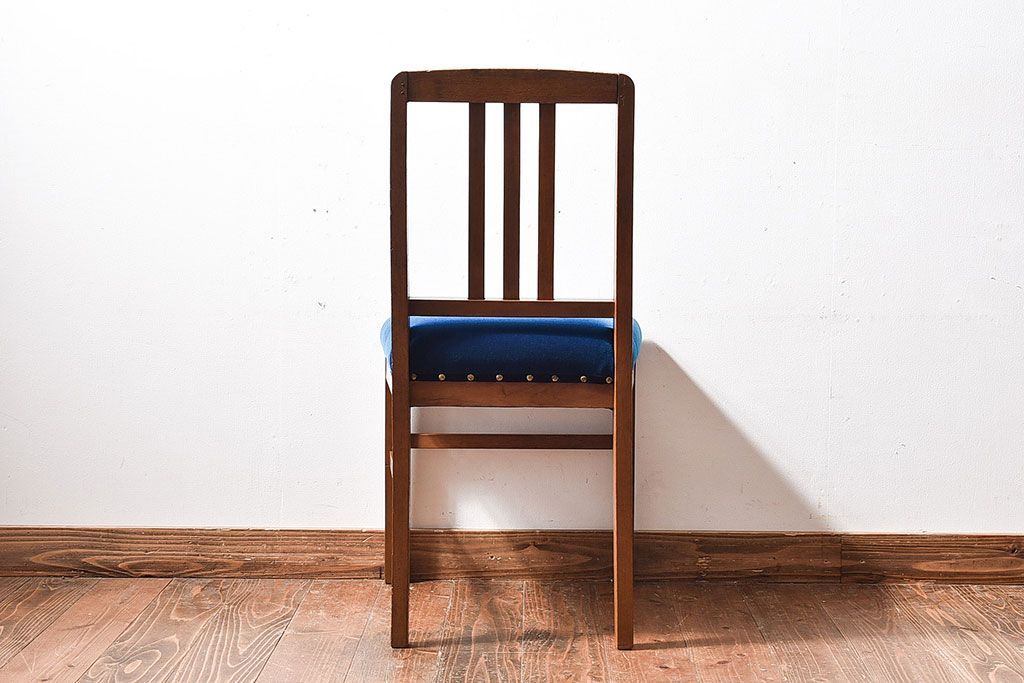 レトロ家具　昭和レトロ　小ぶりな木製ダイニングチェア(椅子、イス)