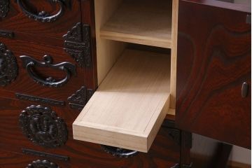 中古　岩谷堂箪笥　NO.902　上質な和の雰囲気漂う、北上型(上開)車タンス(定価約34万円)