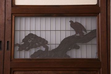 和製アンティーク　腰板ケヤキ材　帯の意匠が目を引く上質なガラス帯戸(板戸、引き戸、建具)