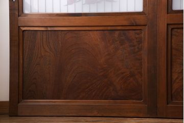 和製アンティーク　腰板ケヤキ材　帯の意匠が目を引く上質なガラス帯戸(板戸、引き戸、建具)