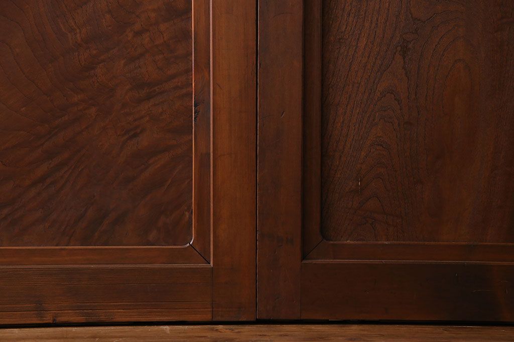 和製アンティーク　腰板ケヤキ材　帯の意匠が目を引く上質なガラス帯戸(板戸、引き戸、建具)