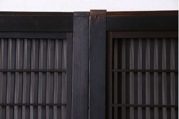 和製アンティーク　裏障子付き　上品な存在感を放つガラス帯格子戸(引き戸、建具)2枚セット
