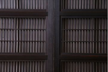 和製アンティーク　裏障子付き　上品な存在感を放つガラス帯格子戸(引き戸、建具)2枚セット