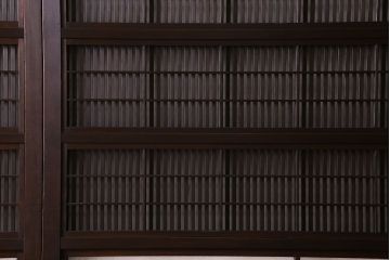 和製アンティーク　裏障子付き　モダンな雰囲気漂うガラス帯格子戸(引き戸、建具)2枚セット