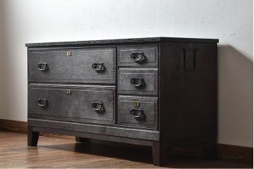 【C様ご成約分】昭和レトロ　前面ケヤキ材　落ち着いた色味の脚付きローチェスト(キャビネット、引き出し、テレビボード)