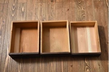 【C様ご成約分】昭和レトロ　前面ケヤキ材　落ち着いた色味の脚付きローチェスト(キャビネット、引き出し、テレビボード)