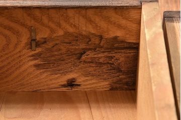 【C様ご成約分】昭和レトロ　前面ケヤキ材　落ち着いた色味の脚付きローチェスト(キャビネット、引き出し、テレビボード)