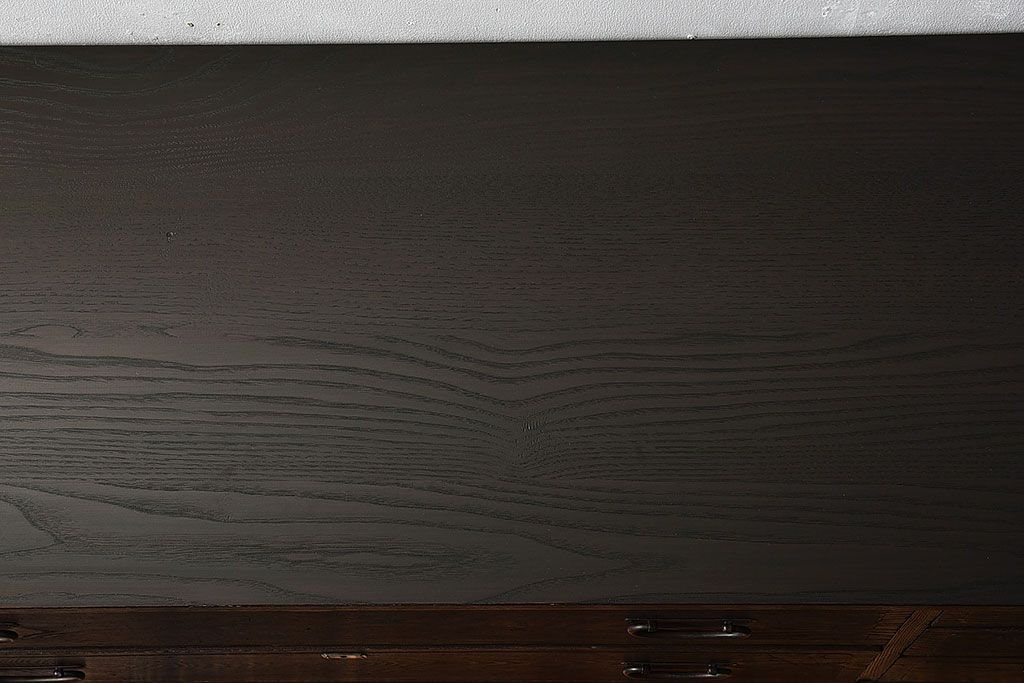 【C様ご成約分】昭和レトロ　前面ケヤキ材　落ち着いた色味の脚付きローチェスト(キャビネット、引き出し、テレビボード)