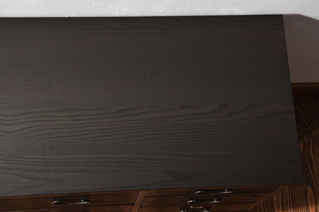 【C様ご成約分】昭和レトロ　前面ケヤキ材　落ち着いた色味の脚付きローチェスト(キャビネット、引き出し、テレビボード)