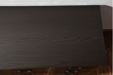 【C様ご成約分】昭和レトロ　前面ケヤキ材　落ち着いた色味の脚付きローチェスト(キャビネット、引き出し、テレビボード)